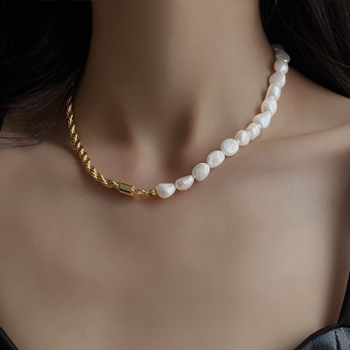 Colar com Pérolas Naturais Banhado a Ouro 18k Velavue