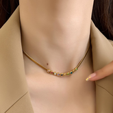 Colar Dourado Cristais de Zircônios Coloridas Velavue