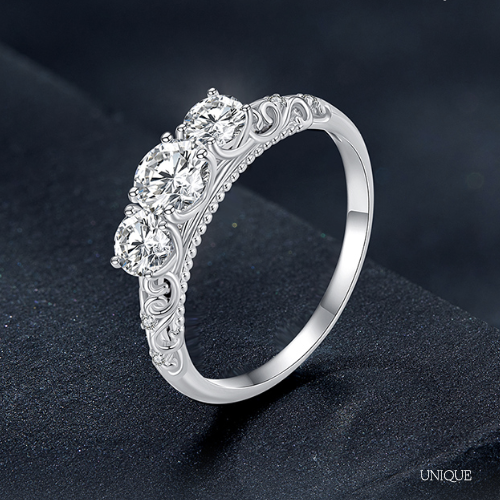 Anel Moissanite com Cristais de Zircônia Velavue
