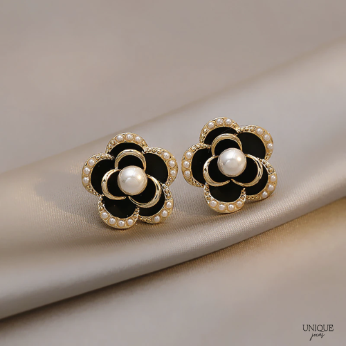 Brinco flor Negra com Pérolas Velavue