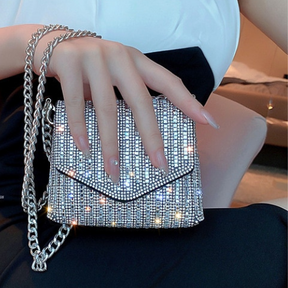 Bolsa de Mão Cravejada com Corrente Luxury Graceful Velavue