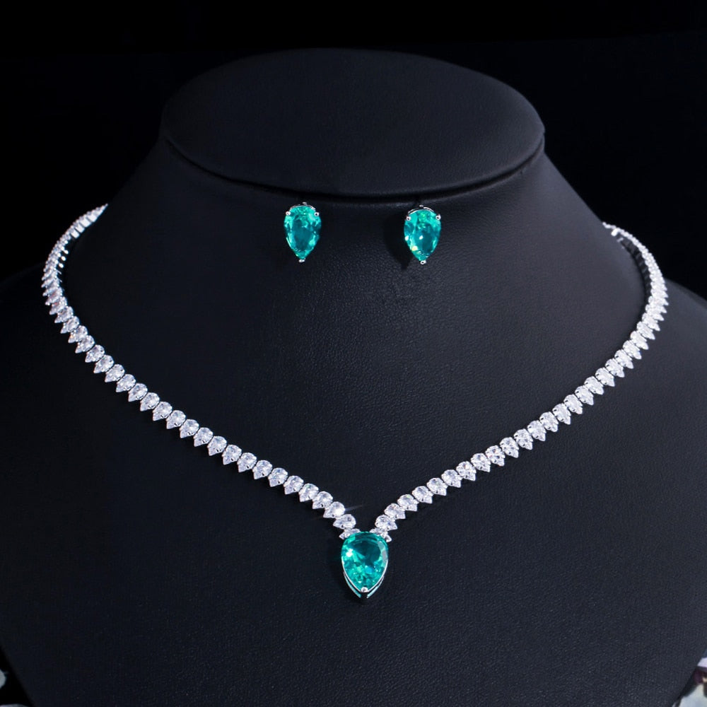 Conjunto de Colar e Brinco com Cristais de Zircônia Verde Velavue