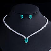 Conjunto de Colar e Brinco com Cristais de Zircônia Verde Velavue