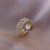Anel com Perolas Banhado a Ouro 18K Velavue
