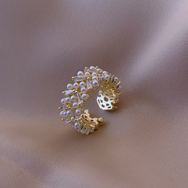 Anel com Perolas Banhado a Ouro 18K Velavue