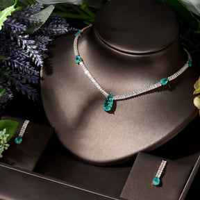 Conjunto Colar e Brincos Cravejado com Cristais Azuis Velavue