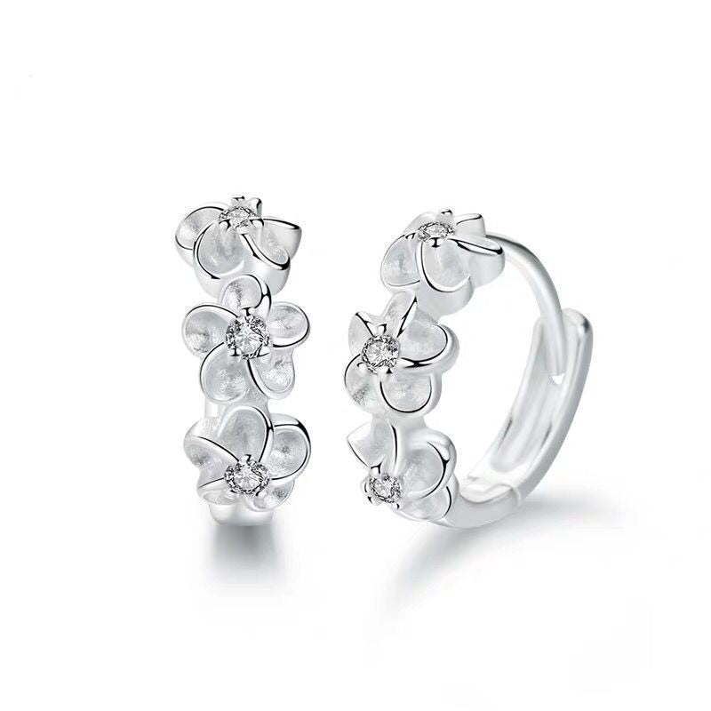 Brinco Redondo Floral em Prata Velavue