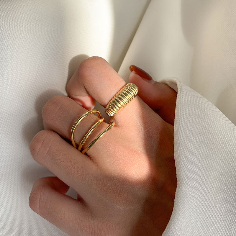 Anel Living Dourado Ajustável Velavue