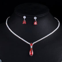 Conjunto Colar e Brincos Pingente Gota Velavue
