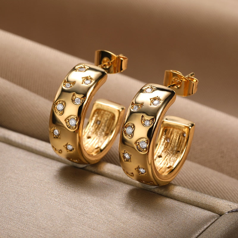 Brinco Meia Argola com Zircônia Banhado a Ouro 18k Velavue