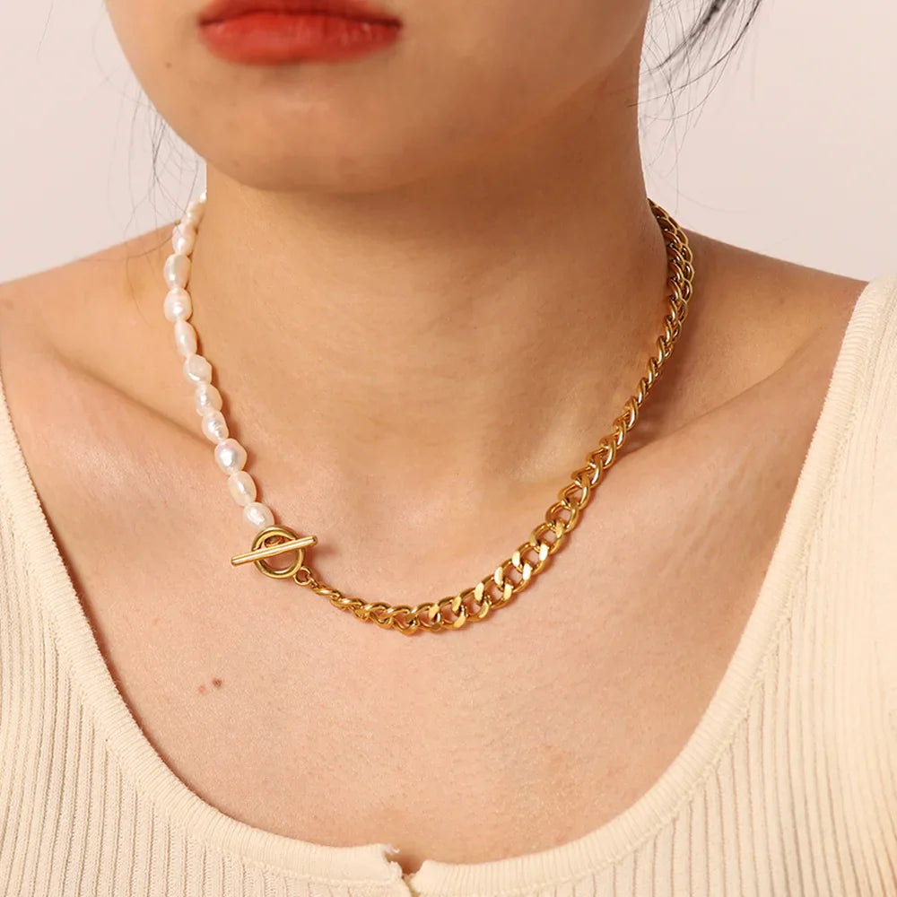 Colar Dourado e Pérolas Luxe Velavue
