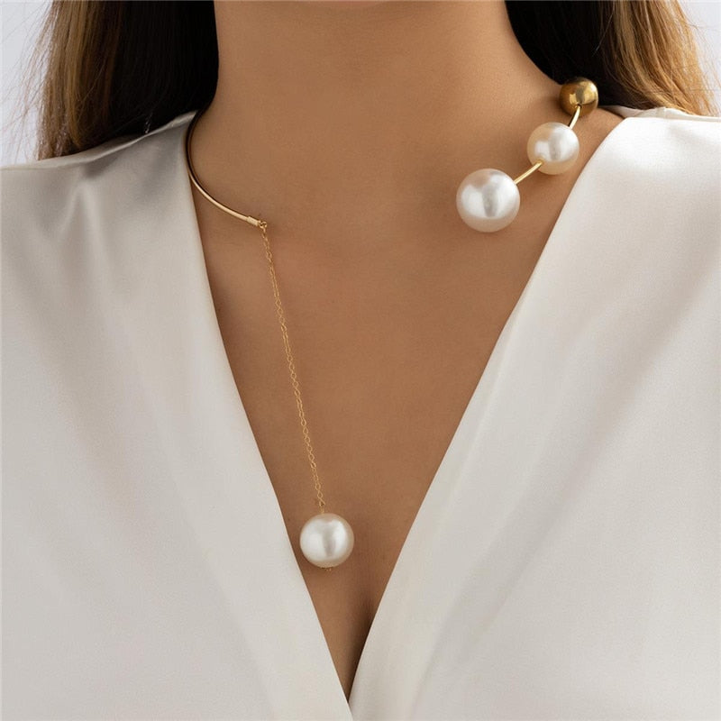 Colar Clavícula com Pérolas Velavue