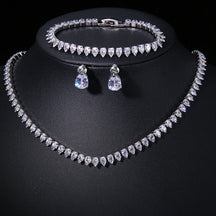 Conjunto Colar Brincos e Pulseira de Zircônia Velavue