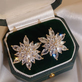 Brinco Flor de Cristais de Zircônia Velavue