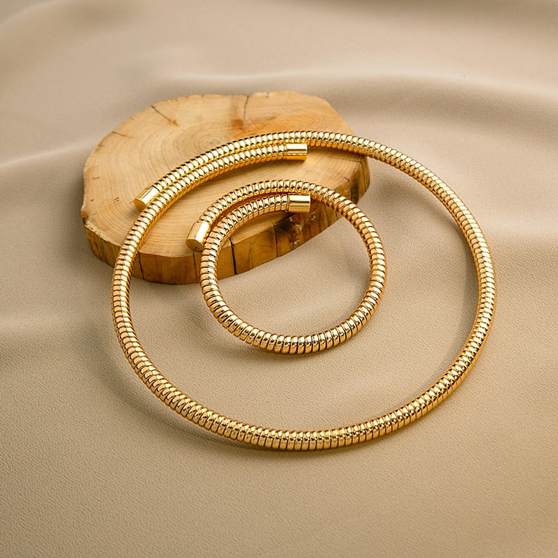 Gargantilha Cobra Banhada a Ouro 18k Velavue