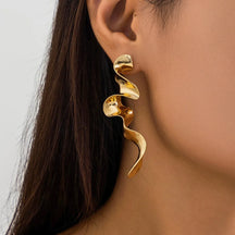 Brinco em Espiral Irregular Moderno Velavue