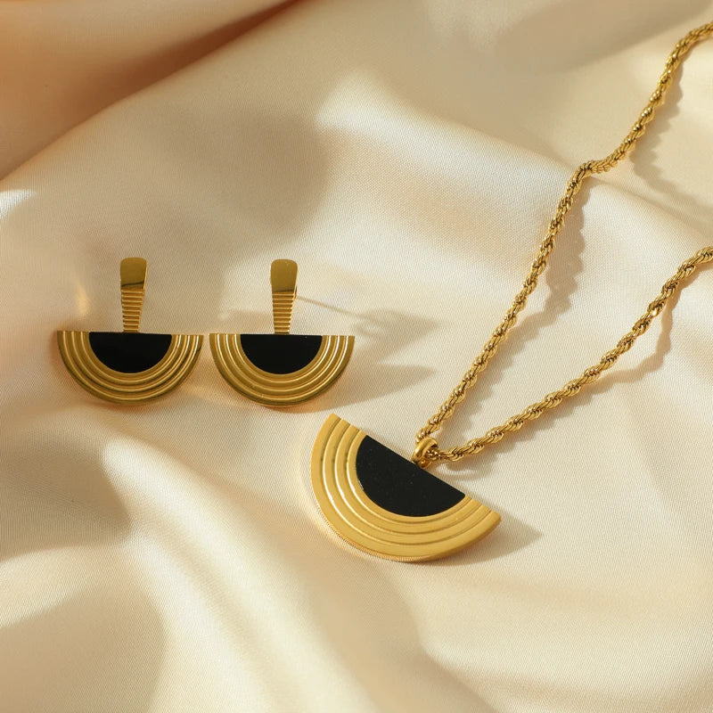 Conjunto Brincos e Colar Semicírculo Velavue