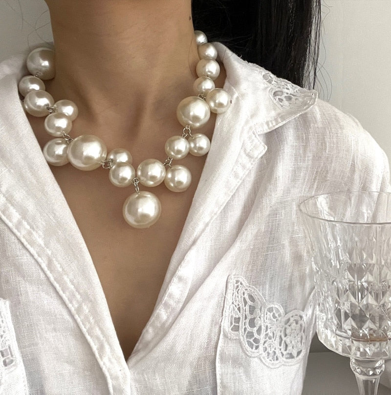 Colar Clavícula com Pérolas Velavue