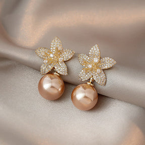 Brinco Flor Rose Gold com Pérola Velavue