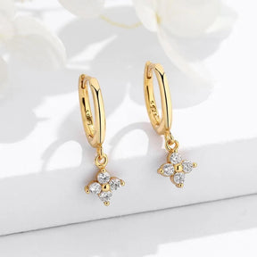Brinco Dourado com Pingente Flor de Zircônia Velavue