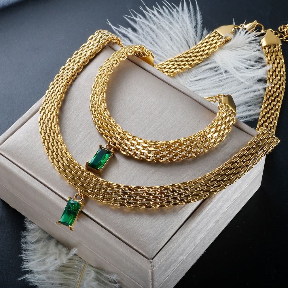 Conjunto Colar e Pulseira de Malha Dourada Pingente de Zircônia Velavue