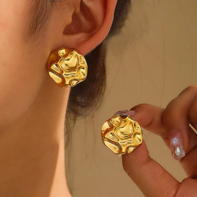 Brinco Irregular Banhado a Ouro Velavue