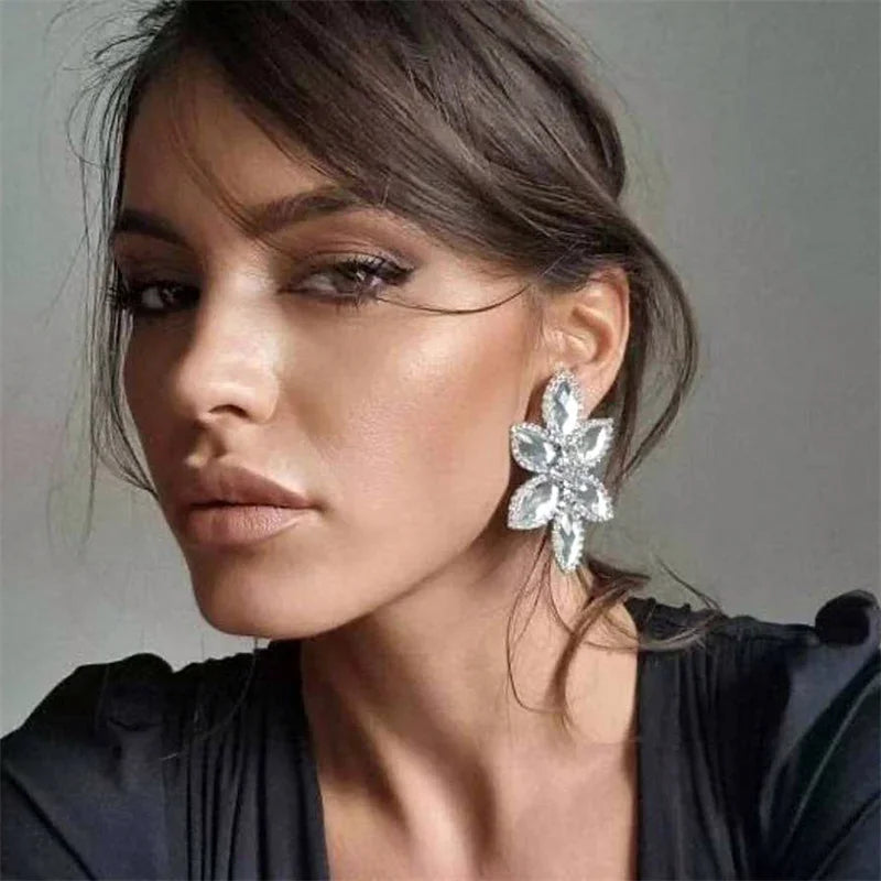 Brinco Flor Cravejado Velavue