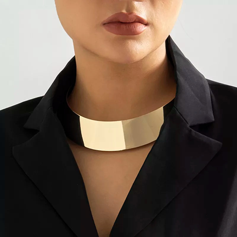 Gargantilha Dourada Lisa Velavue