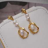 Brinco longo Dourado com Pérolas Velavue