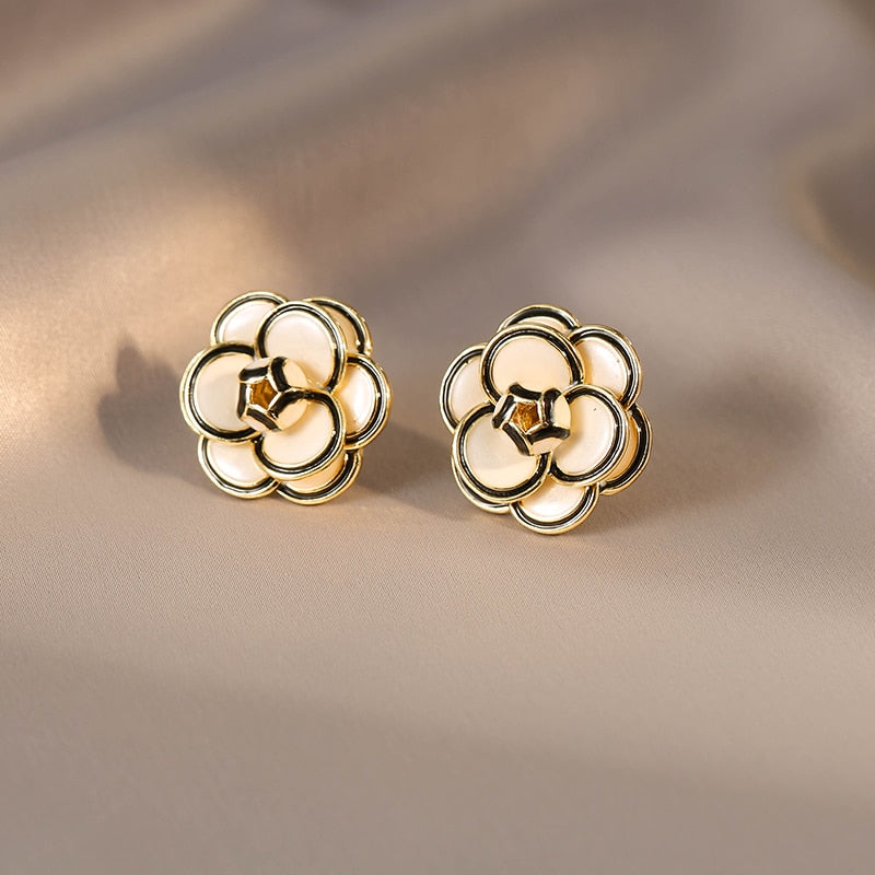 Brinco Flor Camélia Velavue