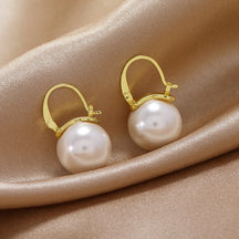 Brinco Dourado de Pérola Velavue