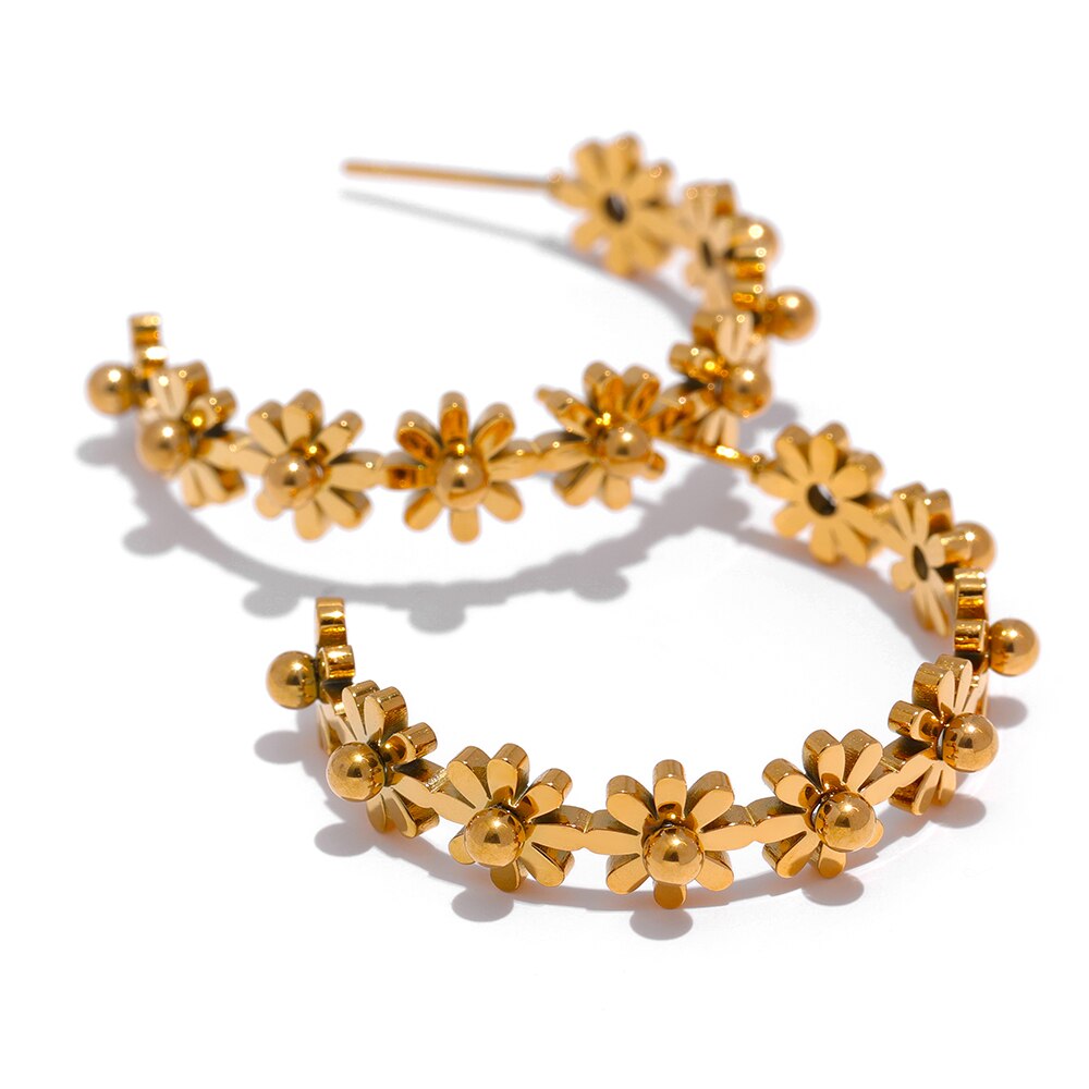 Brinco Argola Flores Delicadas Banhada a Ouro 18K Velavue