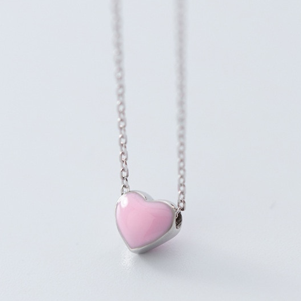 Colar com Pingente de Coração Esmaltado Velavue