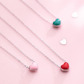 Colar com Pingente de Coração Esmaltado Velavue